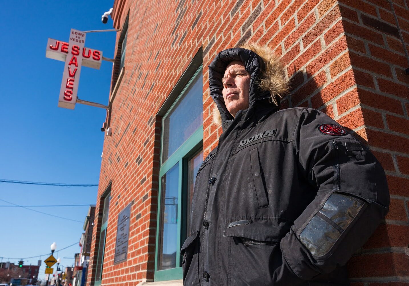 Portrait of Phil outside Capital City Rescue Mission